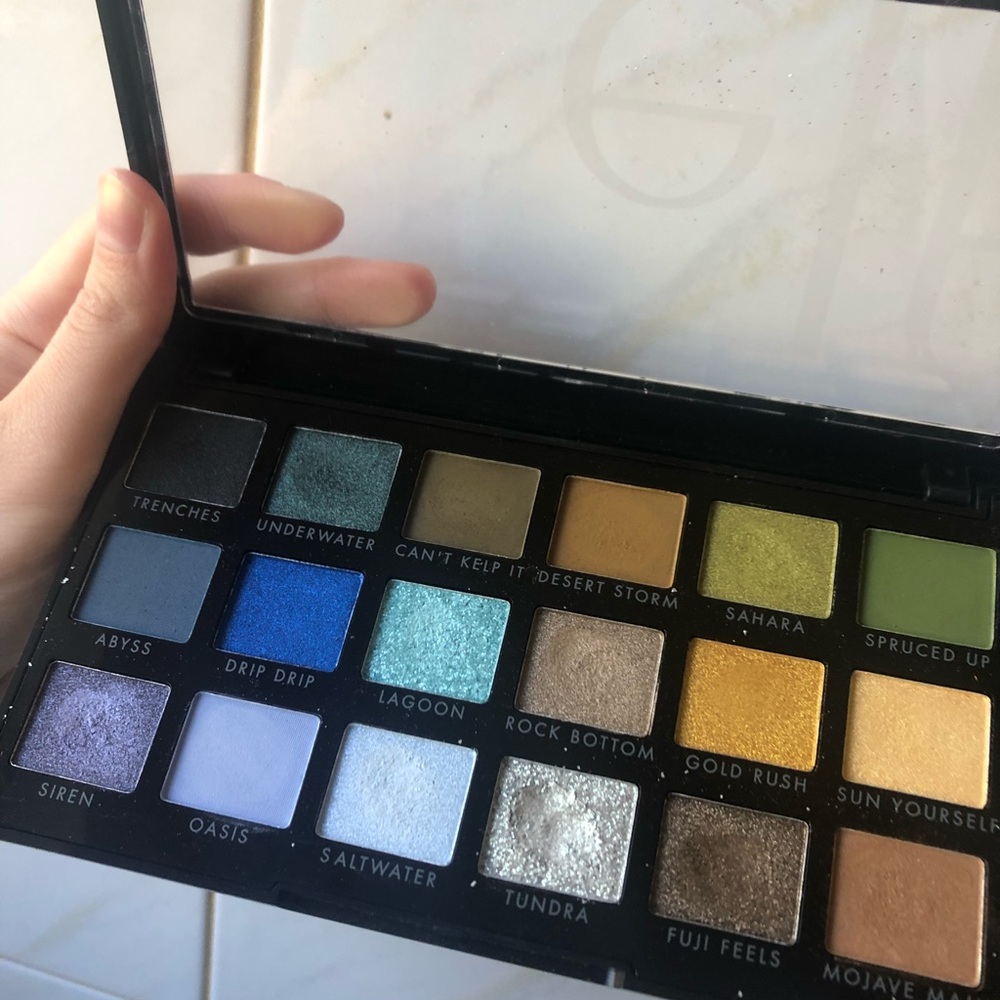 eyeshadow palettes - Picture 3 of 4